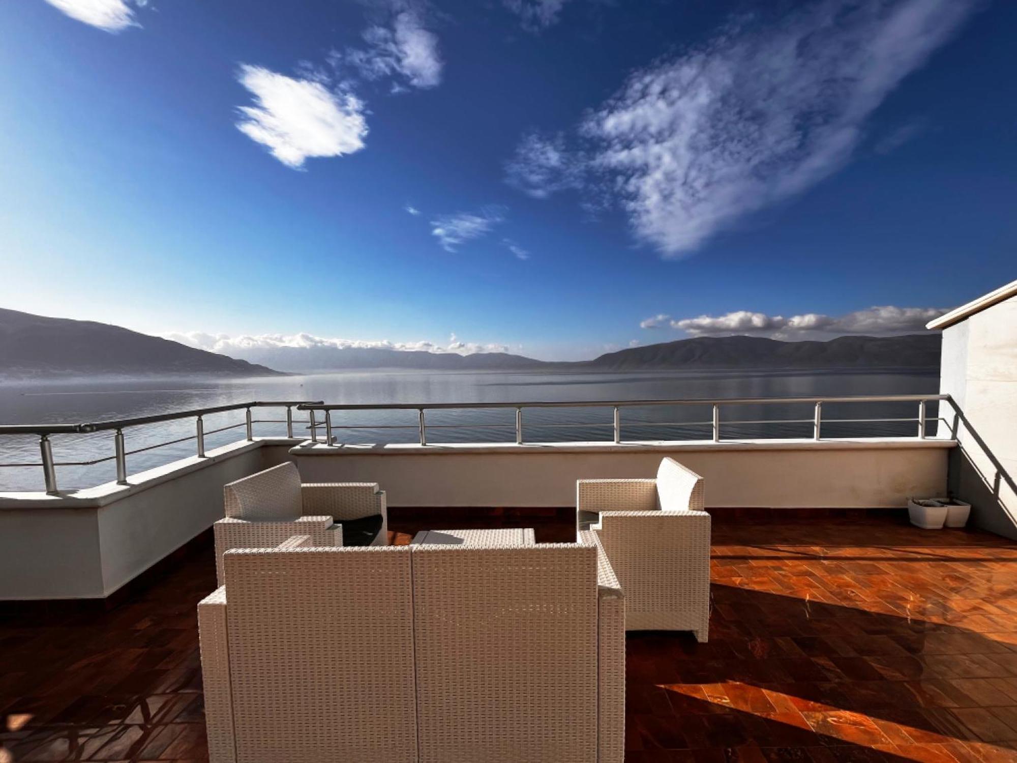 Sky & Sea Viewing Apartment Vlore Exterior photo